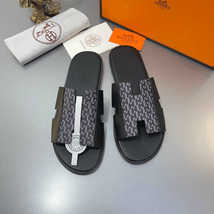 Chinelo Hermes  9