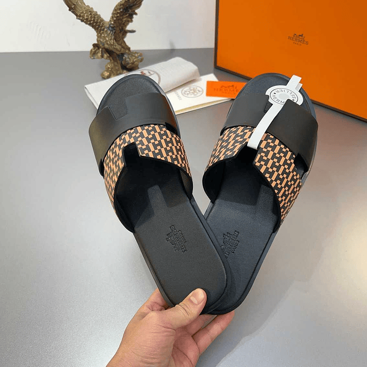 Chinelo Hermes Izmir 3