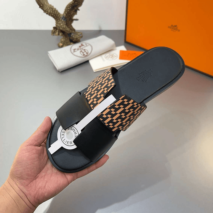 Chinelo Hermes Izmir 8