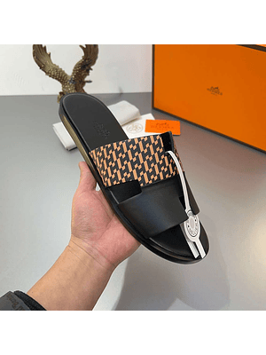 Chinelo Hermes Izmir