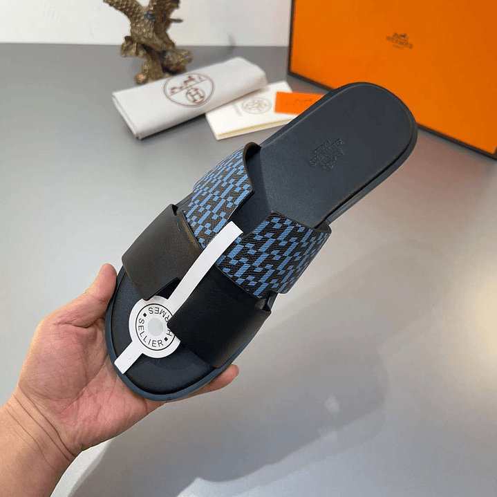 Chinelo Hermes Izmir 2