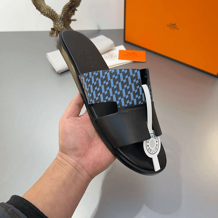 Chinelo Hermes Izmir 1