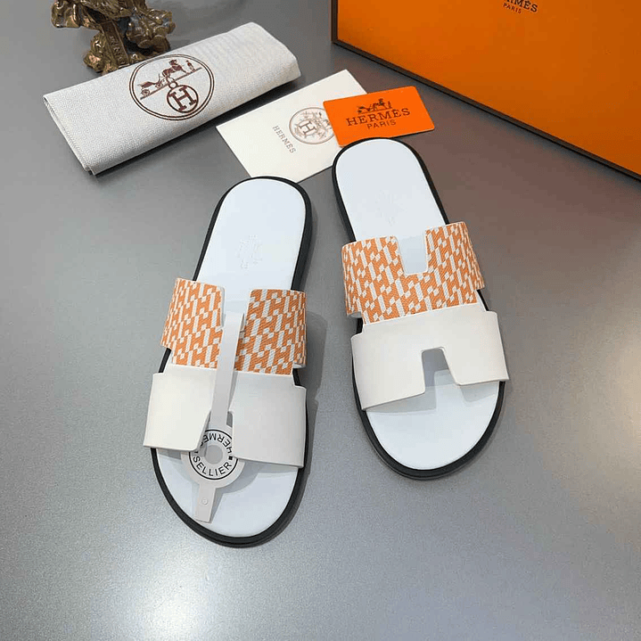 Chinelo Hermes Izmir 2