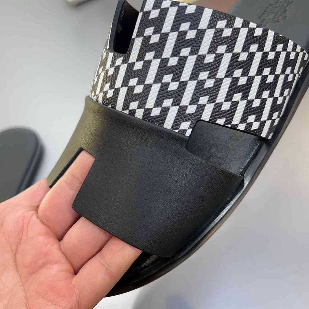 Chinelo Hermes Izmir 3
