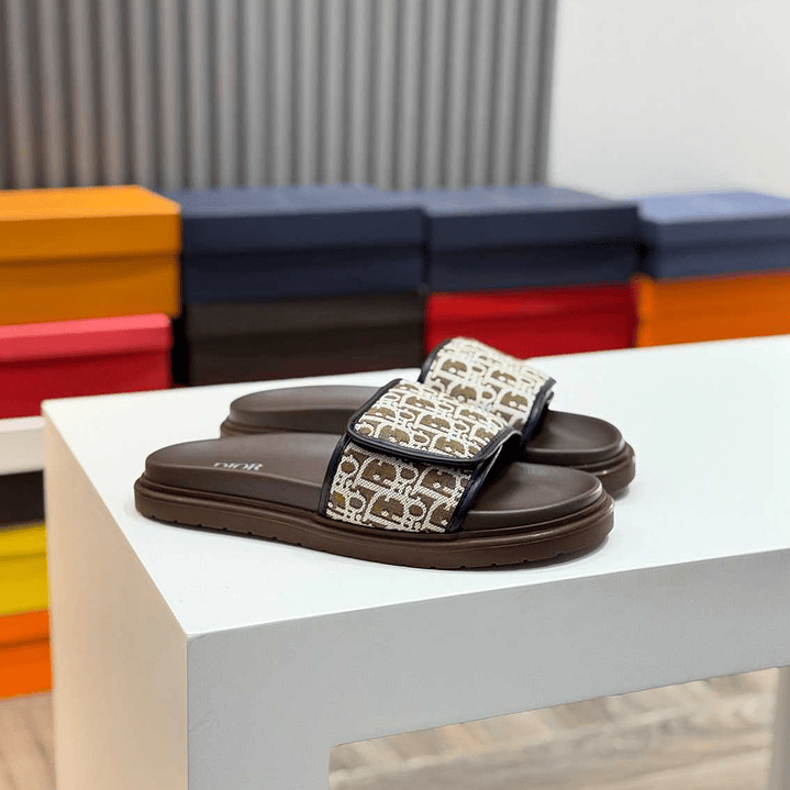 Chinelo Dior Slippers 3