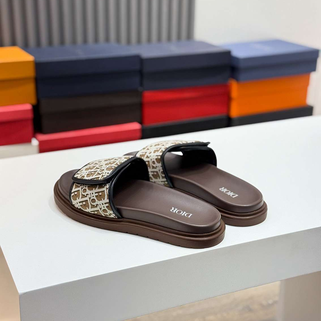 Chinelo Dior Slippers 5