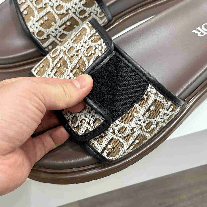Chinelo Dior Slippers 7