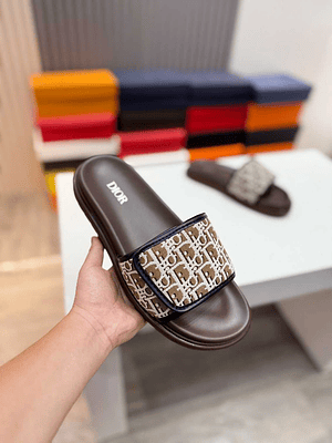 Chinelo Dior Slippers