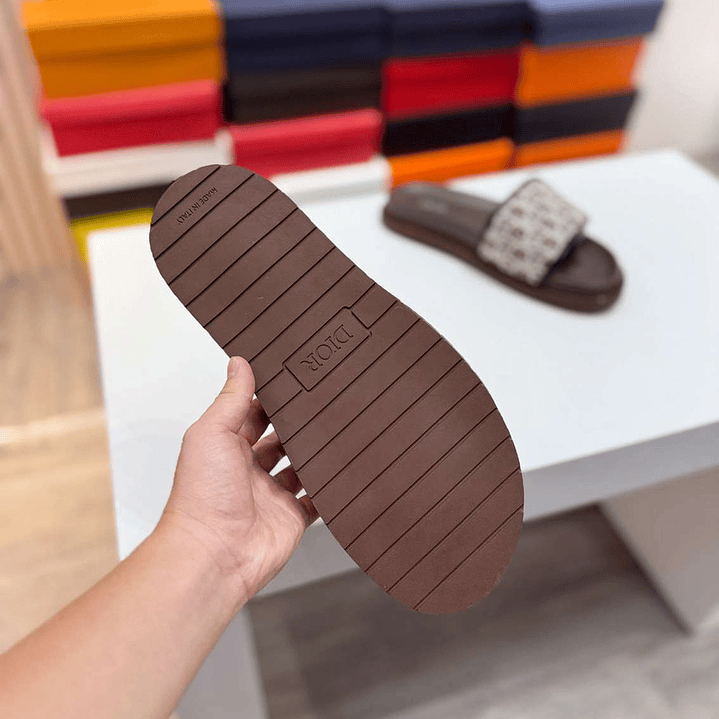 Chinelo Dior Slippers 8
