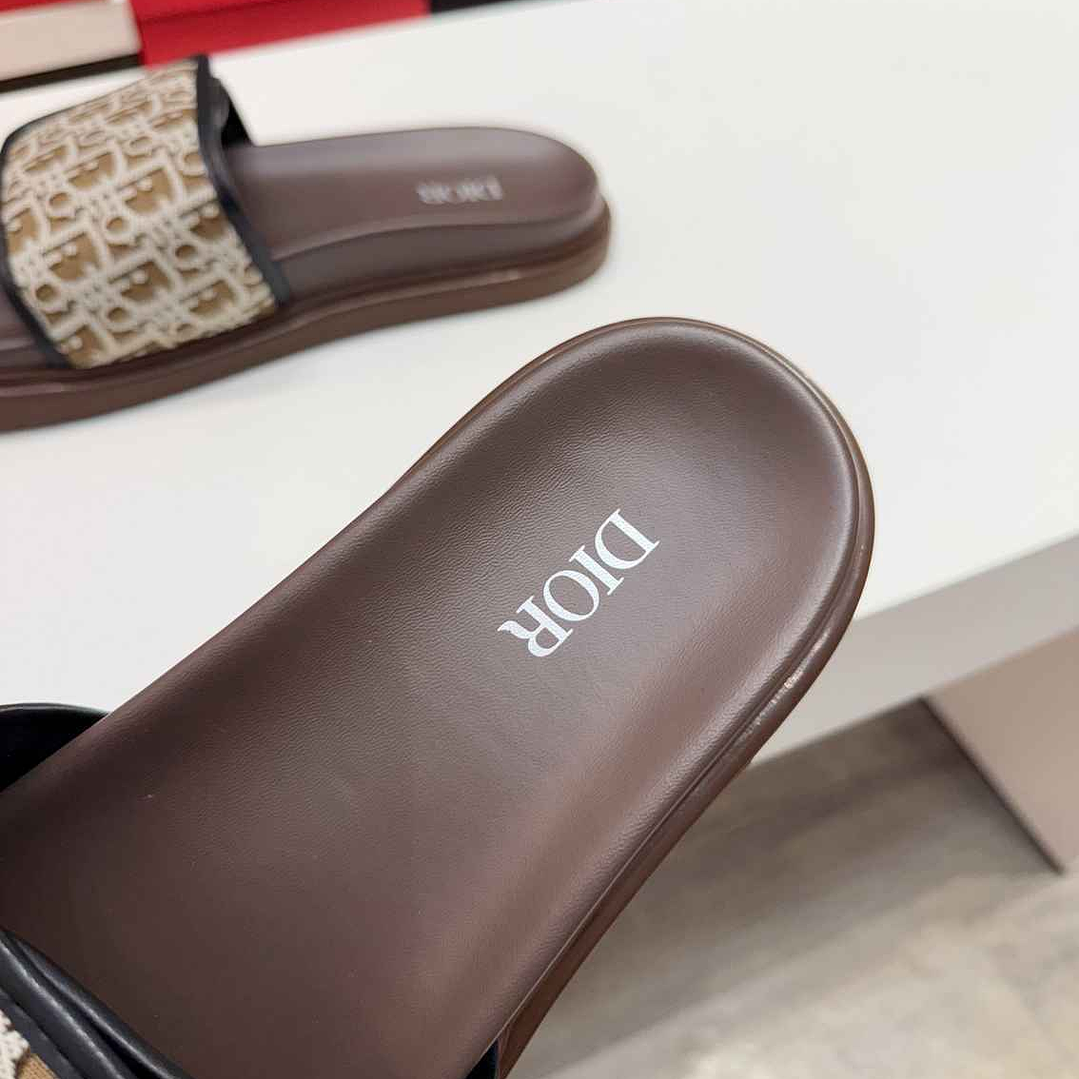 Chinelo Dior Slippers 9