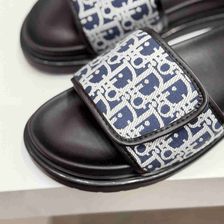 Chinelo Dior Slippers 8