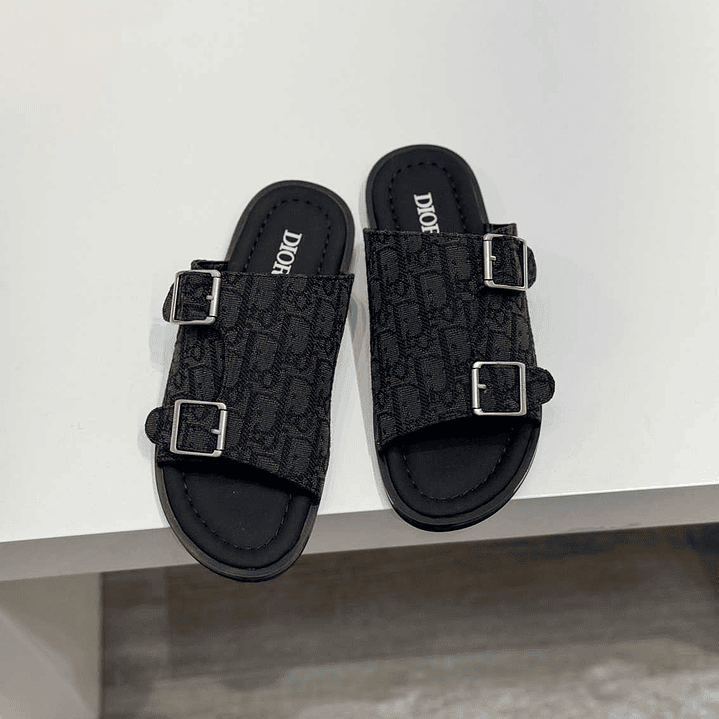 Chinelo Dior Slippers 7