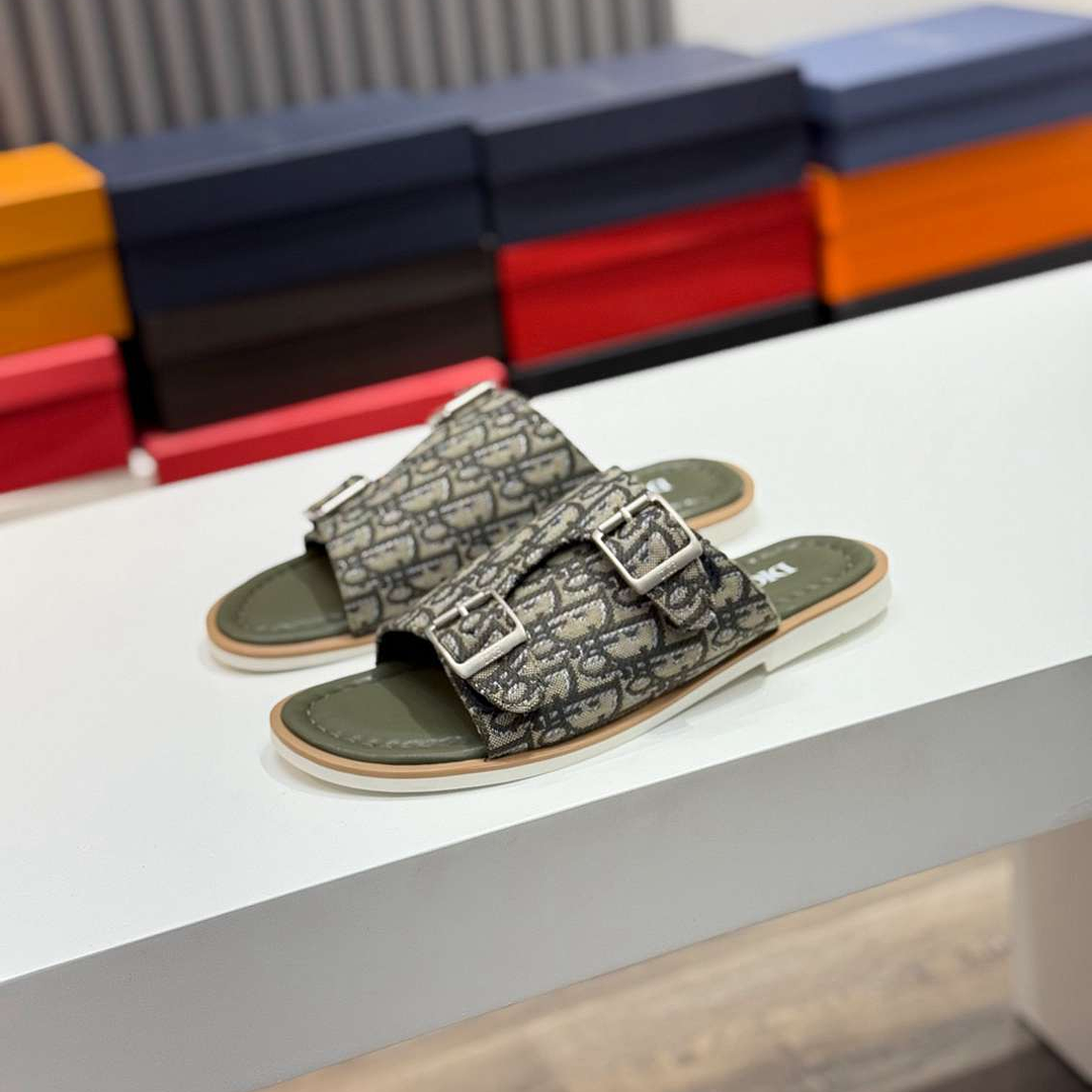 Chinelo Dior Slippers 3