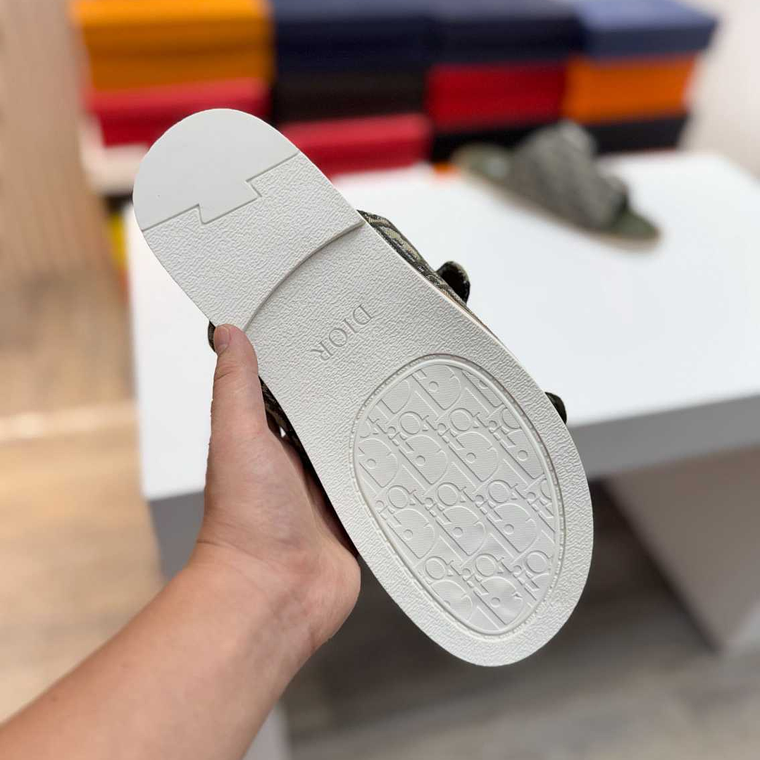 Chinelo Dior Slippers 4