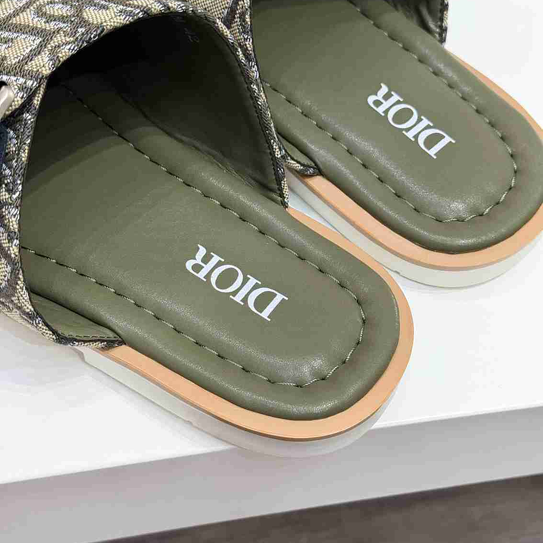 Chinelo Dior Slippers 5