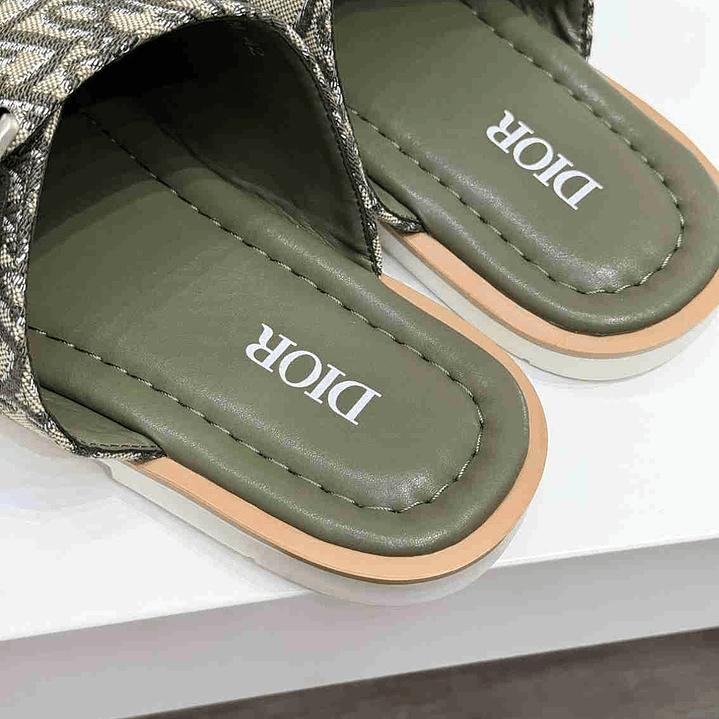 Chinelo Dior Slippers 5