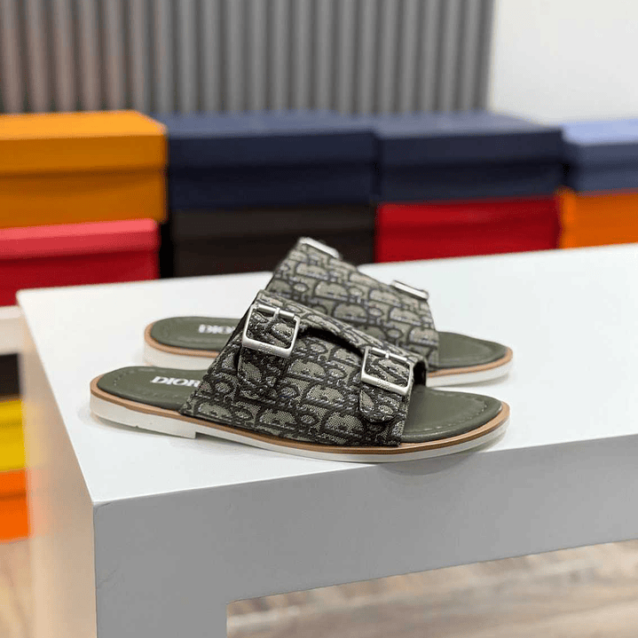 Chinelo Dior Slippers 8