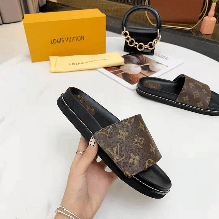 Chinelo Louis Vuitton  2