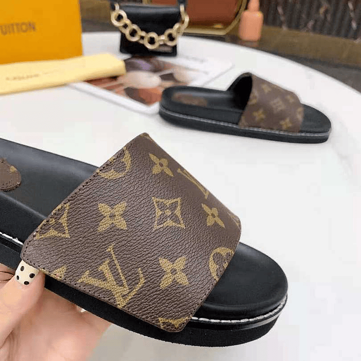Chinelo Louis Vuitton  3