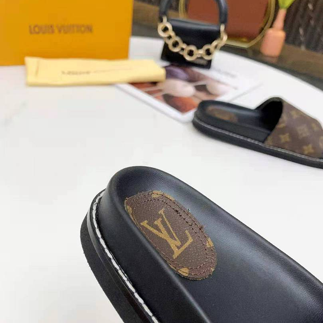 Chinelo Louis Vuitton  6