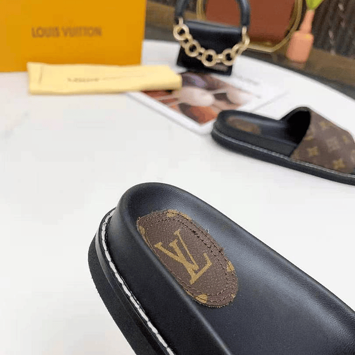 Chinelo Louis Vuitton  6