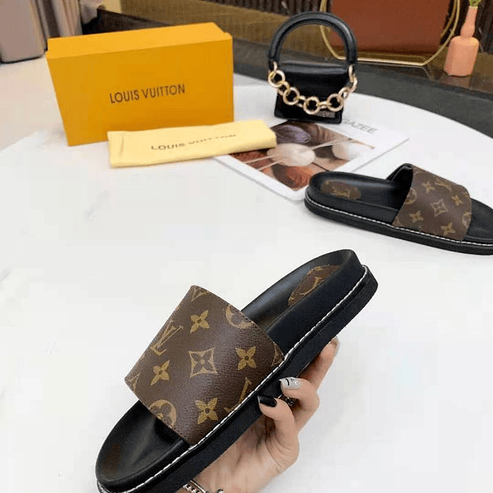 Chinelo Louis Vuitton  8