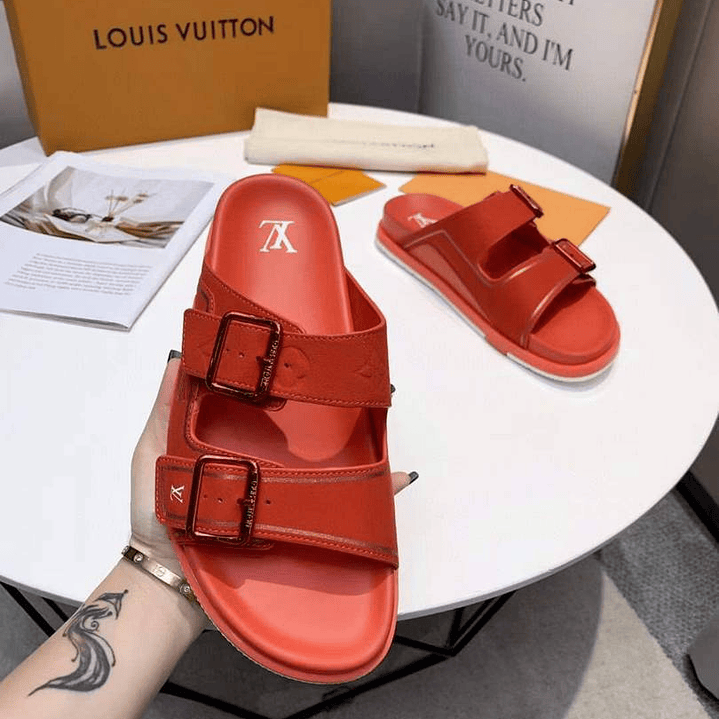 Chinelo Louis Vuitton  1