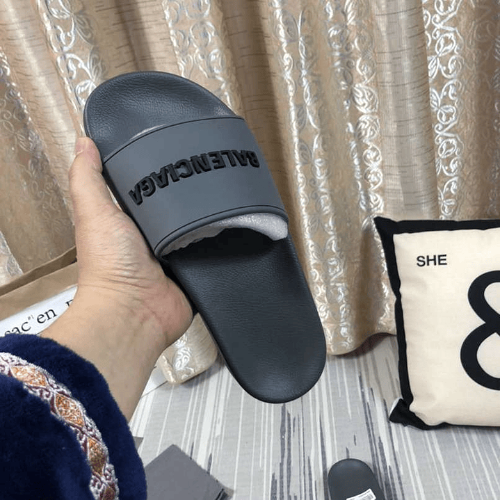 Chinelo Balenciaga  3