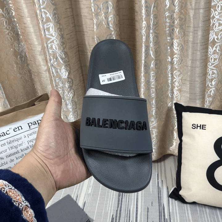 Chinelo Balenciaga  6
