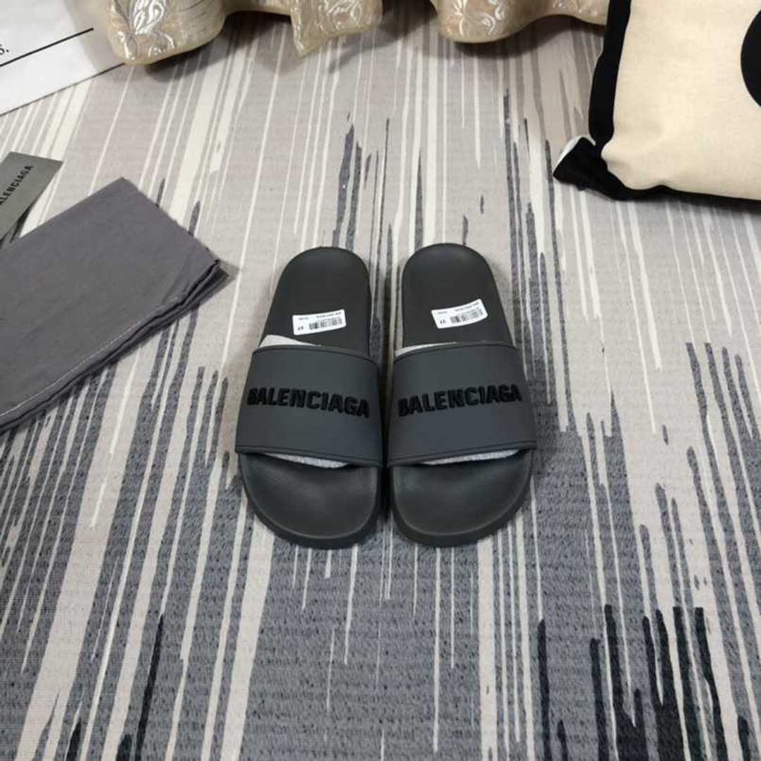 Chinelo Balenciaga  7