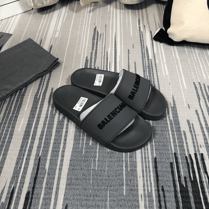 Chinelo Balenciaga  8