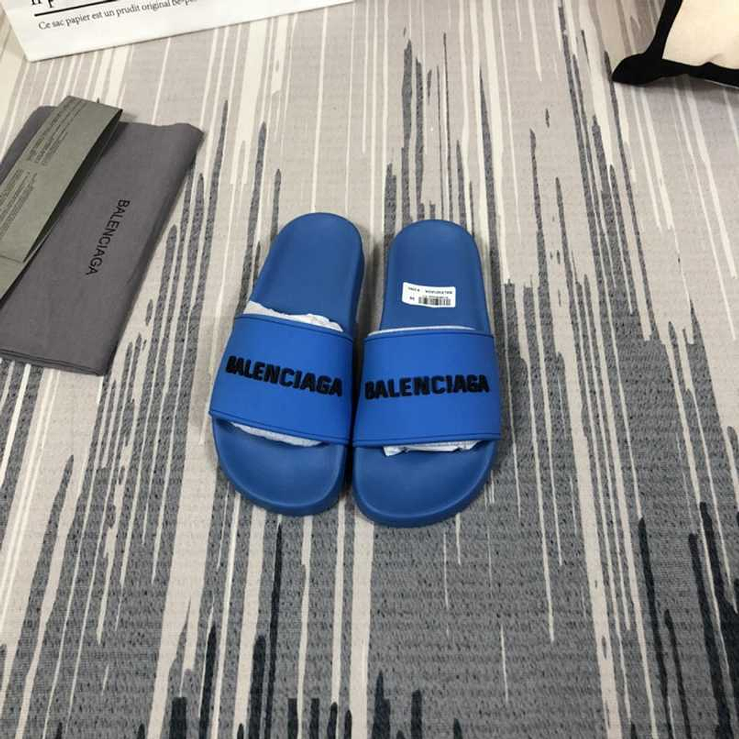 Chinelo Balenciaga  9