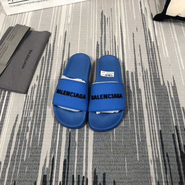 Chinelo Balenciaga  9