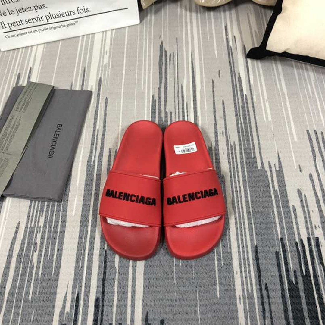 Chinelo Balenciaga  9