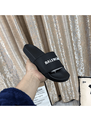 Chinelo Balenciaga 