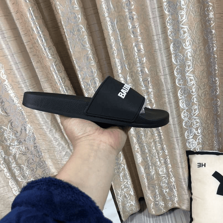 Chinelo Balenciaga  2