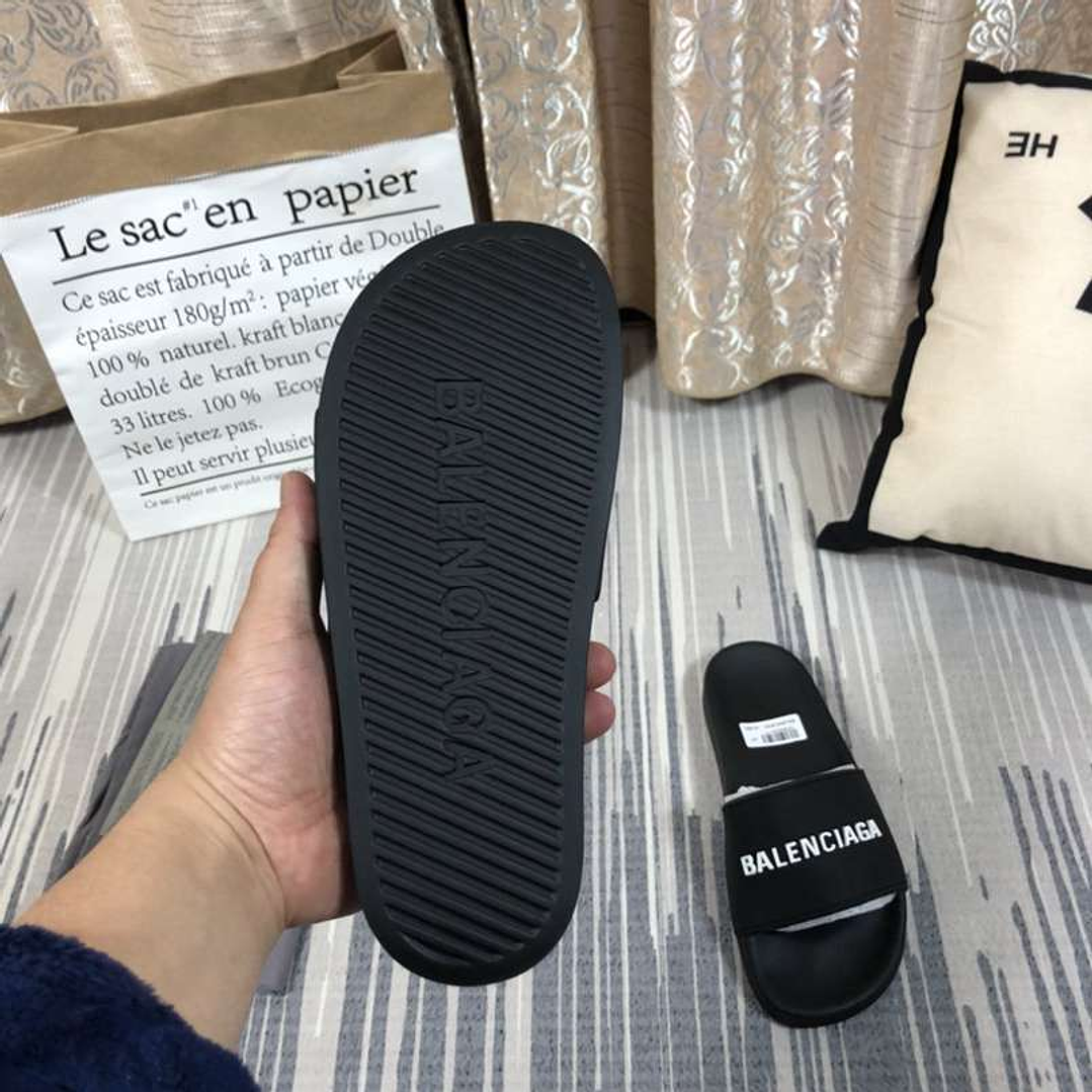 Chinelo Balenciaga  3