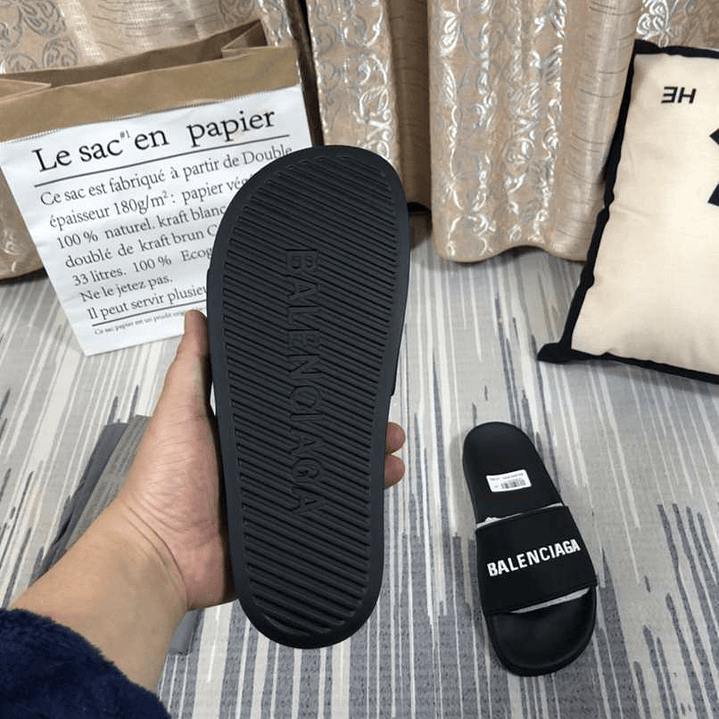 Chinelo Balenciaga  3