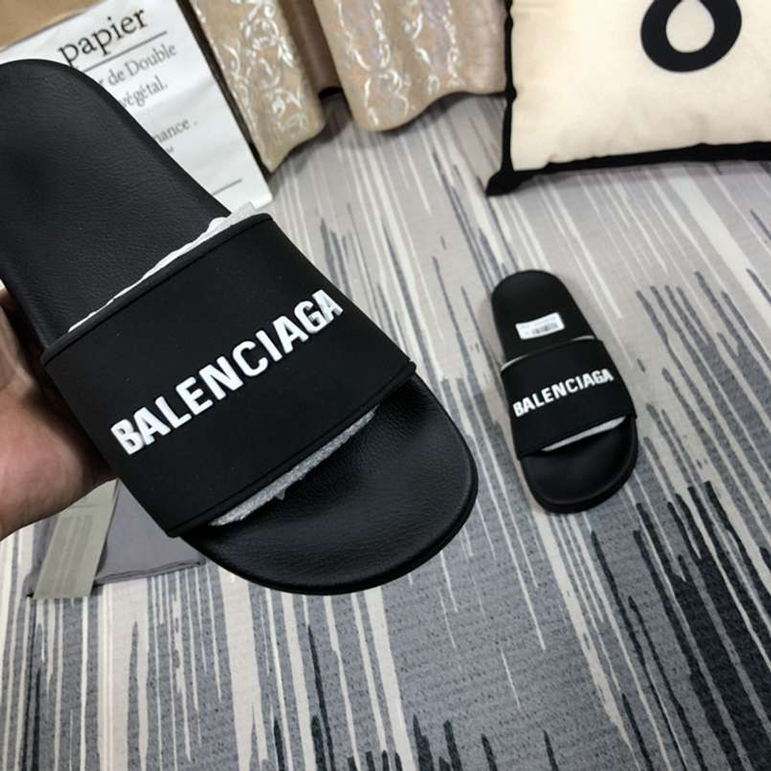 Chinelo Balenciaga  5