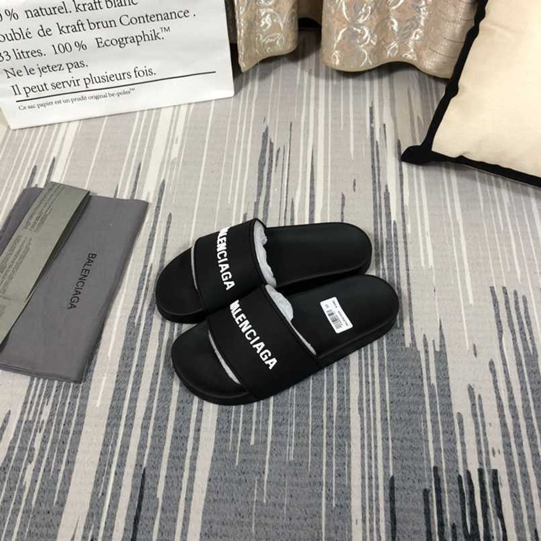 Chinelo Balenciaga  7