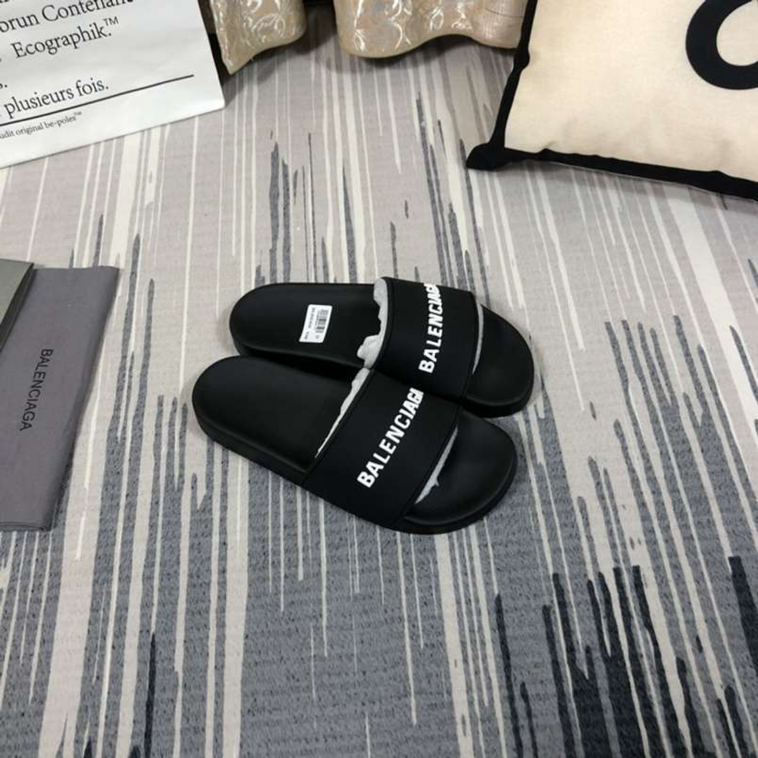 Chinelo Balenciaga  8
