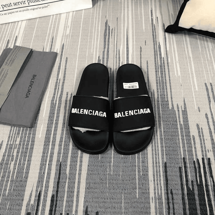 Chinelo Balenciaga  9