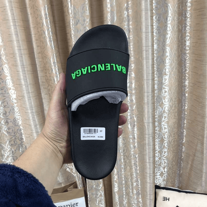 Chinelo Balenciaga  2