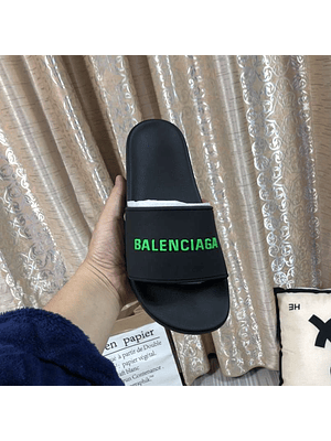 Chinelo Balenciaga 