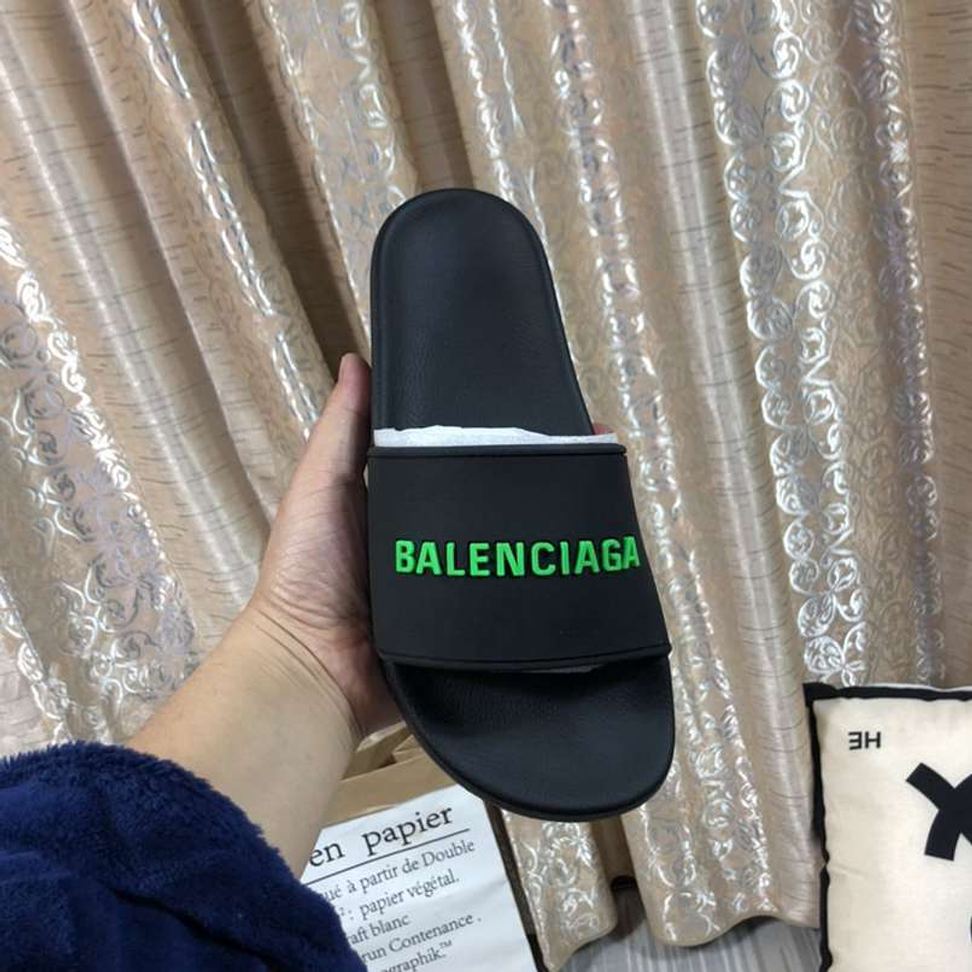 Chinelo Balenciaga  1