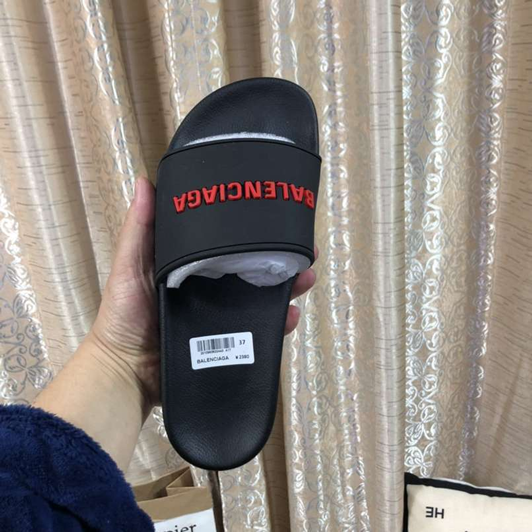 Chinelo Balenciaga  2