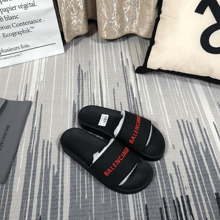 Chinelo Balenciaga  8