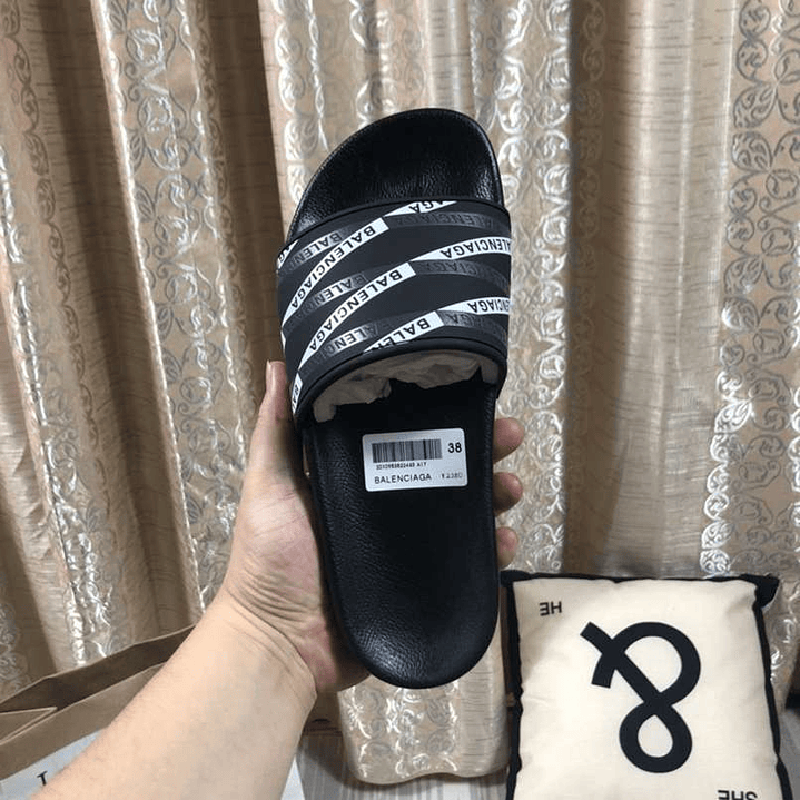 Chinelo Balenciaga  2