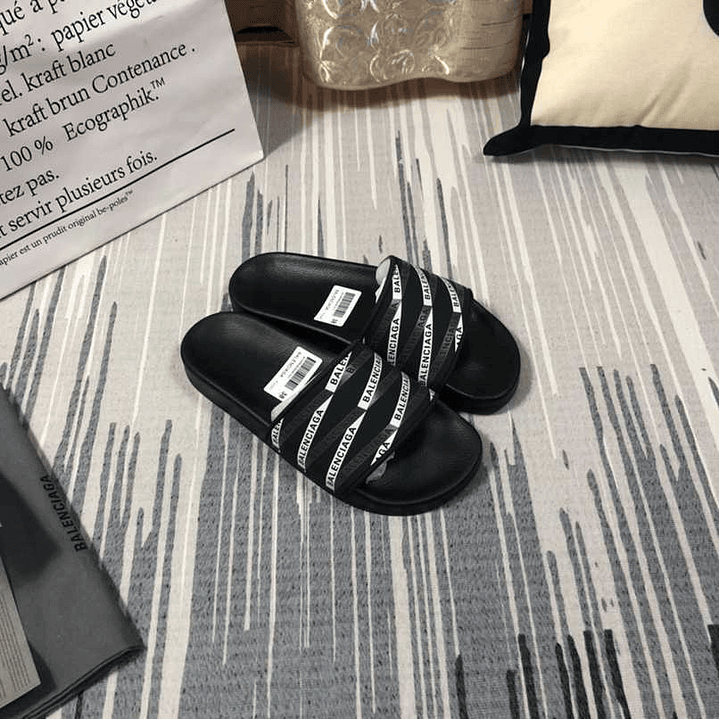 Chinelo Balenciaga  8