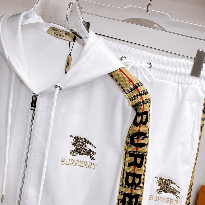 Conjunto Burberry 1.1  7